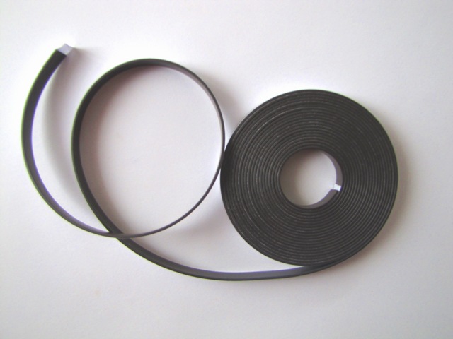 Magnetická lepící páska ( 5m x 12,5mm )