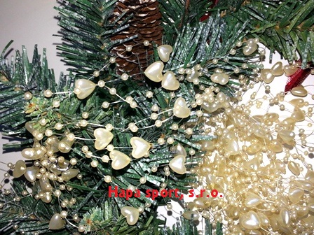 Perličky - srdíčko na silonové niti - krémová ( 120cm )