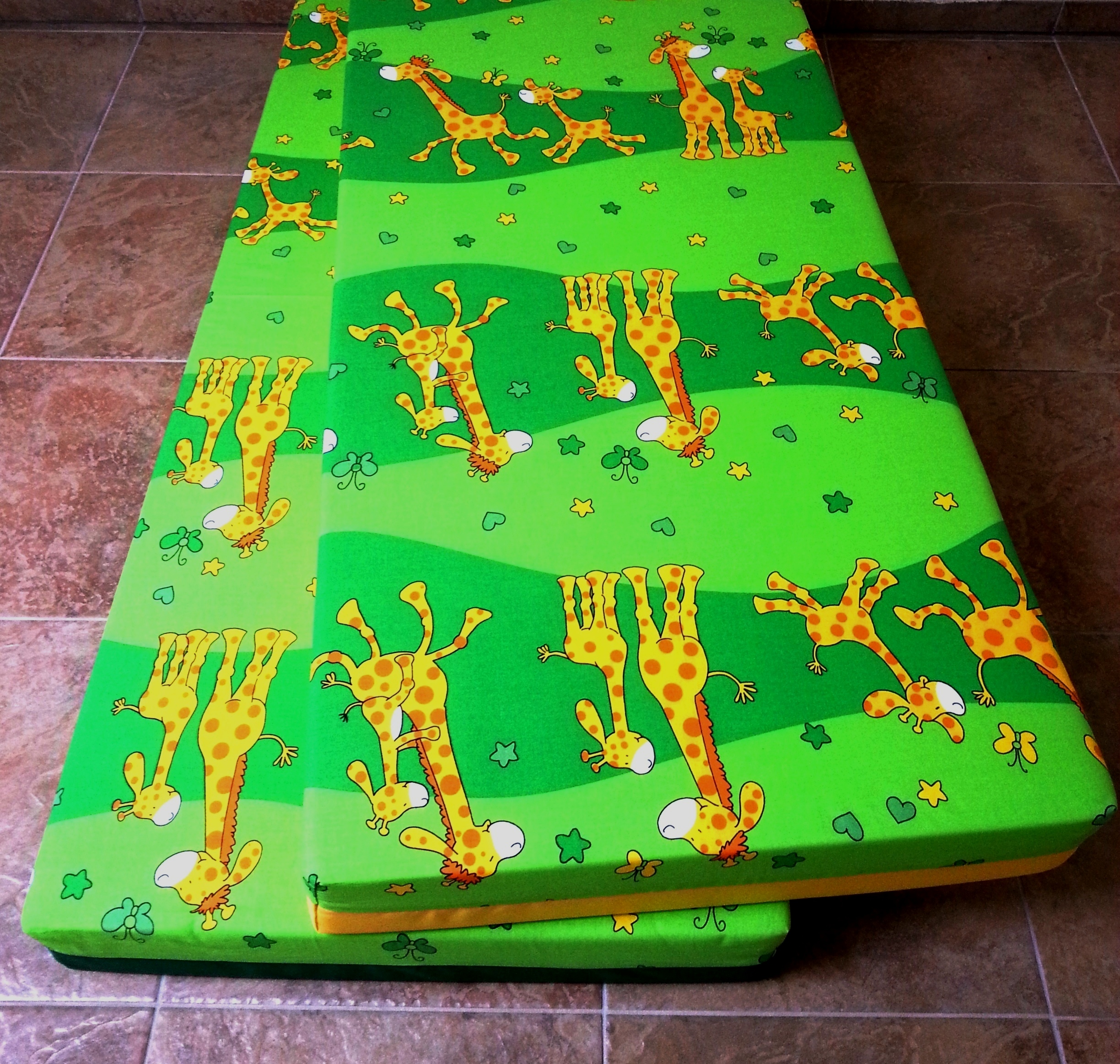 Dětské molitanové lehátko - Dandy ( 130 x 55 x 10cm ) žirafa zelená