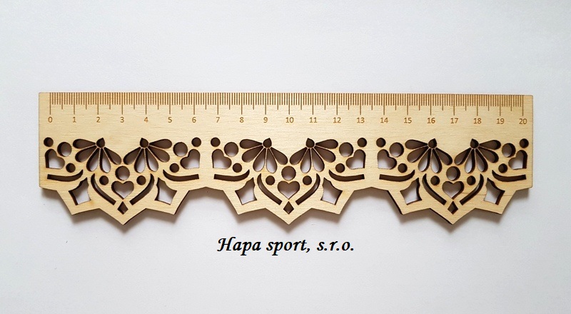 Dřevěné pravítko 20cm - rovné s ornamenty