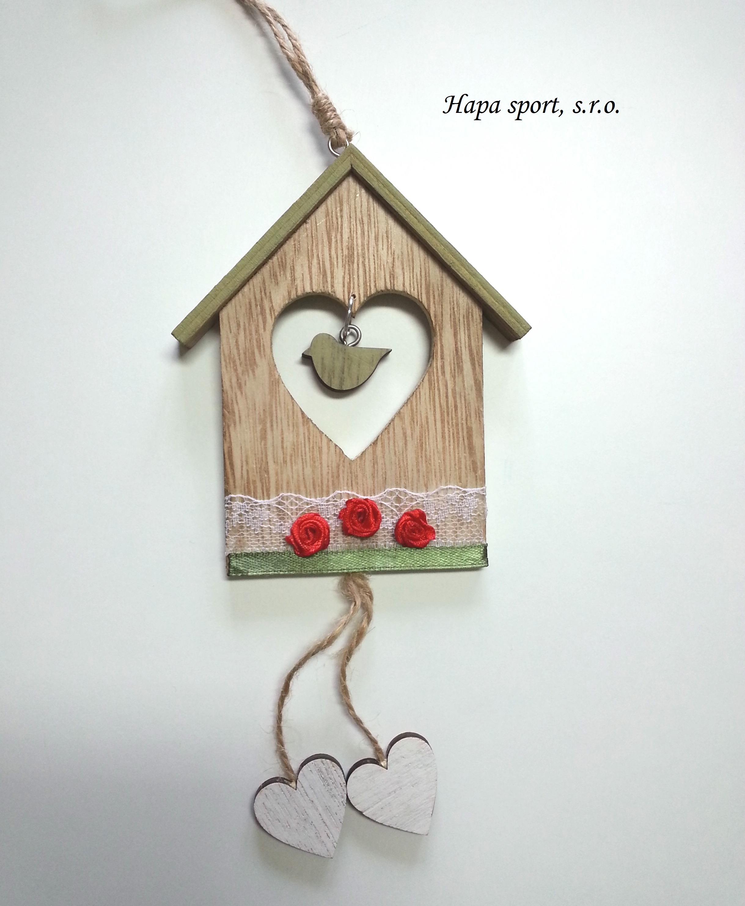 Dřevěný domeček se srdíčky - červené růže - 12 x 10cm